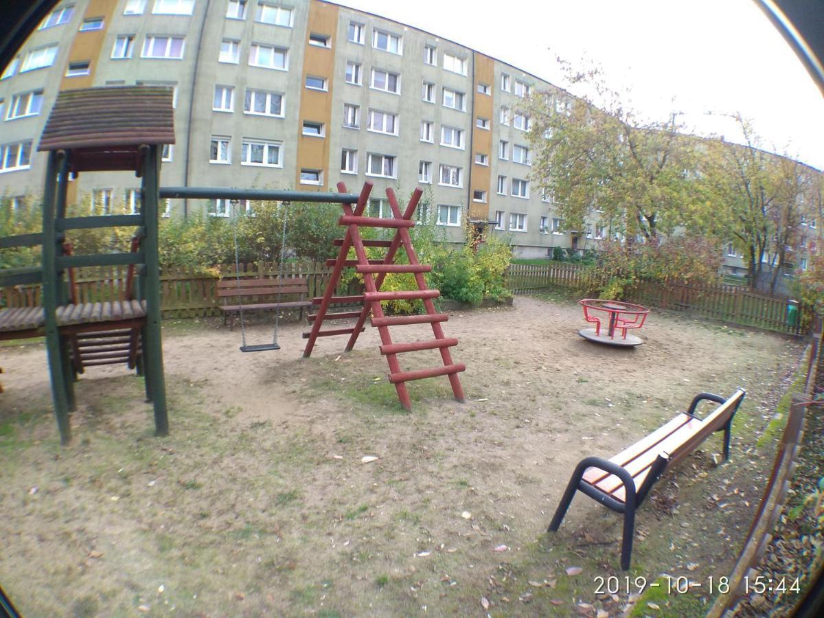2120 Przyjazni 4 - Tanie Pokoje - Samodzielne Zameldowanie - Self Check In Poznan Exterior photo